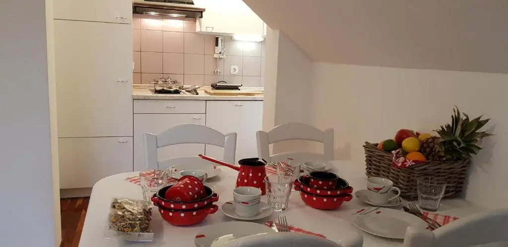 Apartments Vijolica on the ski slope with free parking