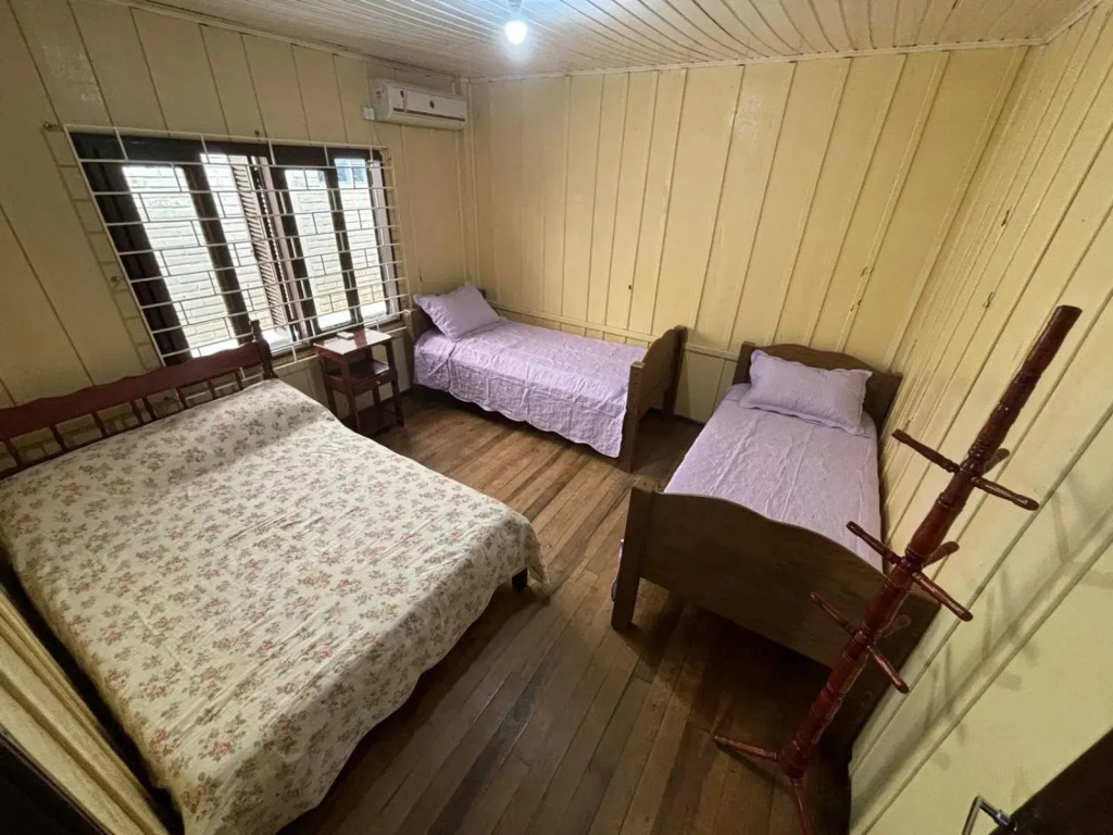 CASA PERTINHO DA PRAIA PARA ATÉ 12 PESSOAS COM MESA DE SINUCA E PING PONG aceita pets