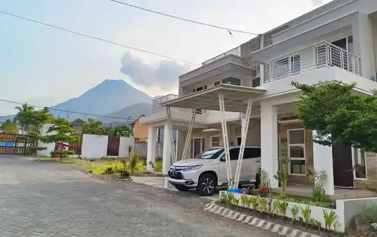 De Terrace Villa Kav 19 with Private Pool by N2K