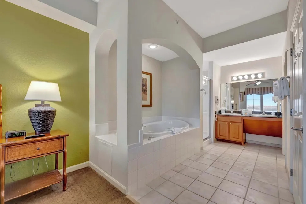 2BR Fireworks View With Pool Spa 5 Minutes to Disney
