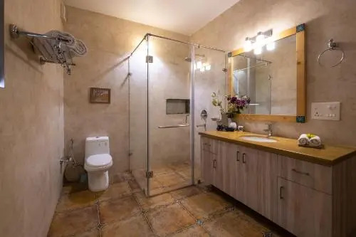 The Hideout by Vista Rooms