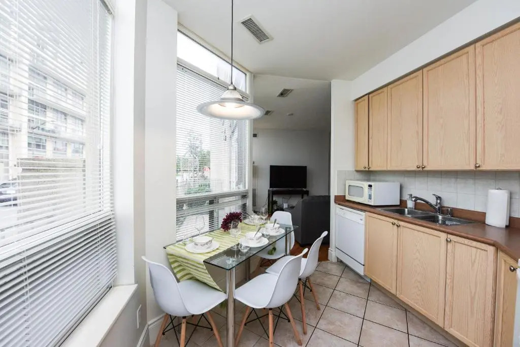 PlanURstay - Amazing 2BR & 2BTH - Near Square One Mall