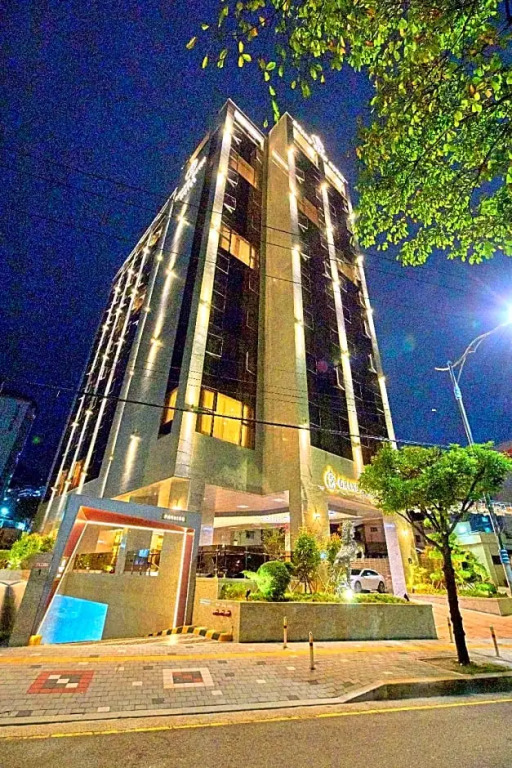 Yeongdo Grandbern Hotel