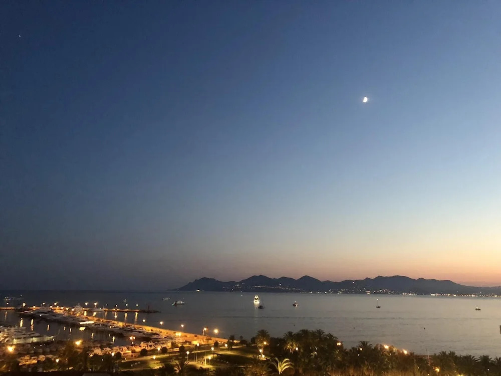 Apartment With 2 Bedrooms in Cannes, With Wonderful sea View, Terrace