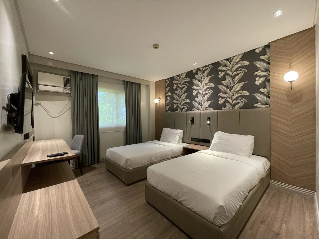 Luisita Central Park Hotel