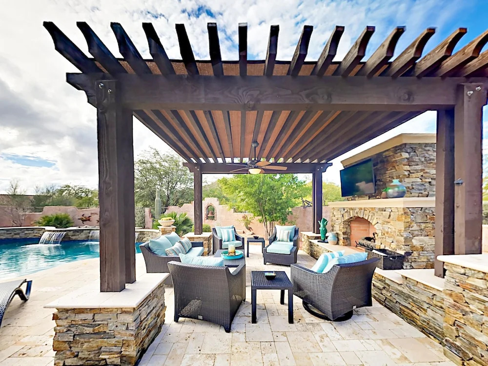 E Sandia Circle - 5 Br Home