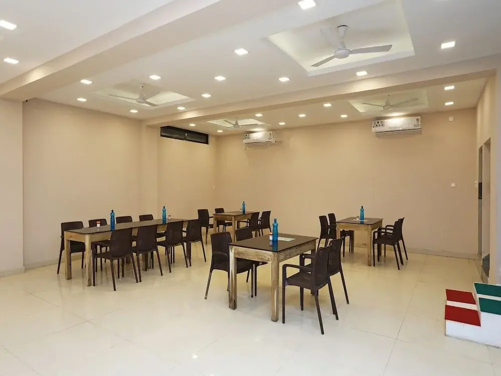 Hotel Globe International by OYO Rooms