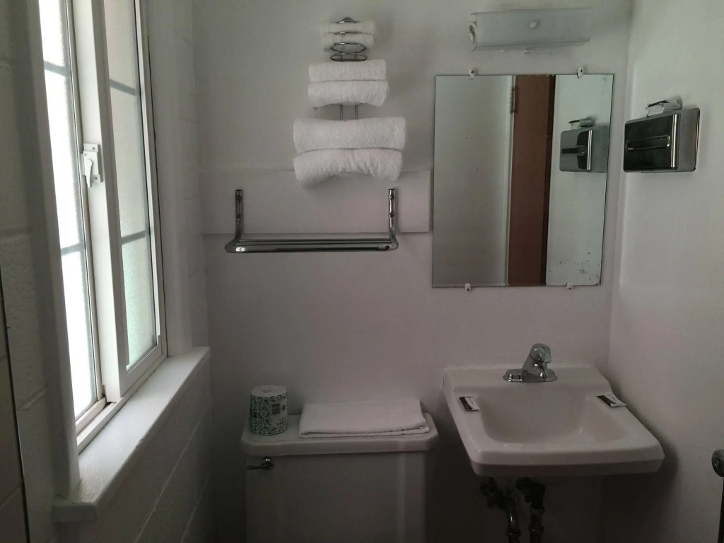 Mid Town Motel