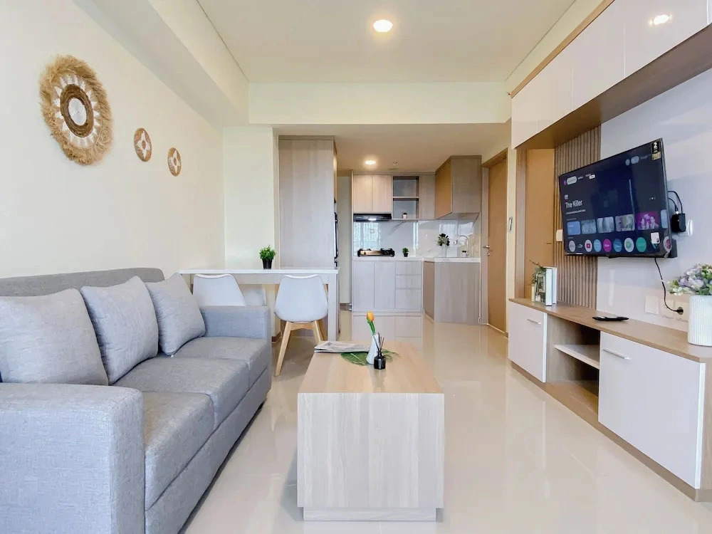 Cozy And Roomy 3Br At Apartment Meikarta District 1