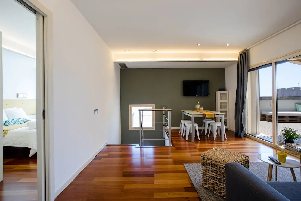 Rent Top Apartments near Plaza de Catalunya