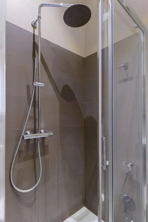 Travel & Stay - Navona 2