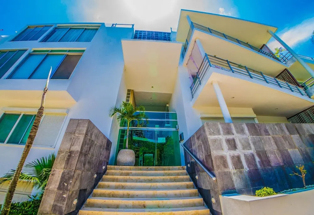 La Vista 6 Oceanview Condo in Playa del Carmen by RedAwning