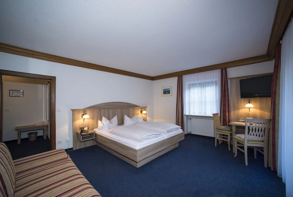 Aktivhotel & Gasthof Schmelz Ihr familienfreundliches Urlaubs Hotel mit Wellness, Almsauna, Chiemgau Karte