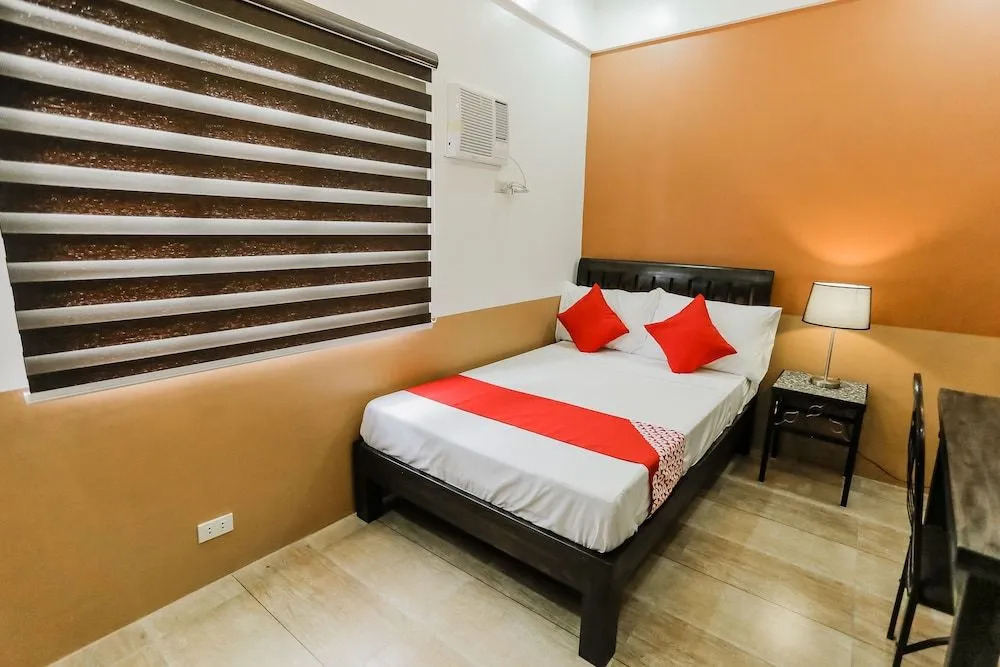 OYO 447 Jill's Residences