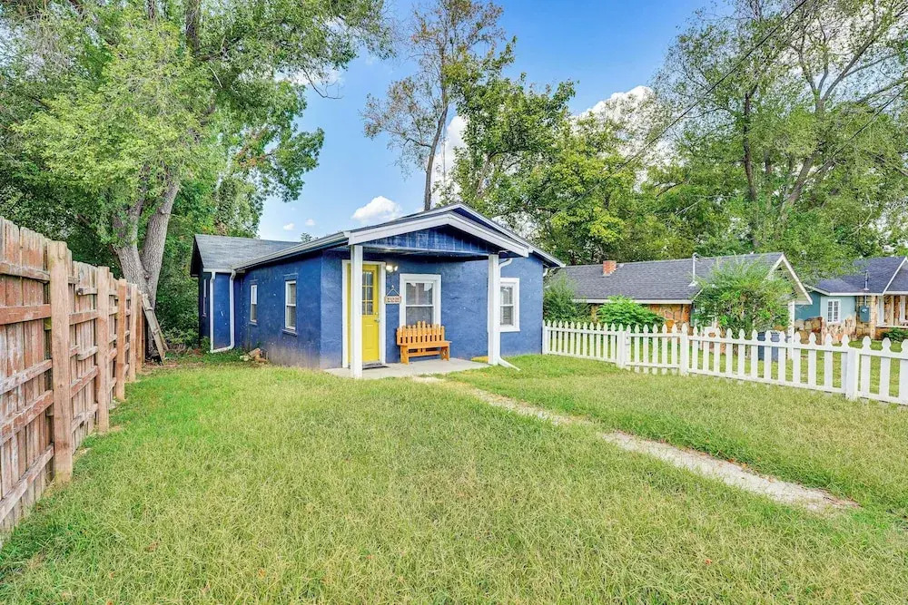 Walk to Dtwn Branson: Pet-friendly Home!