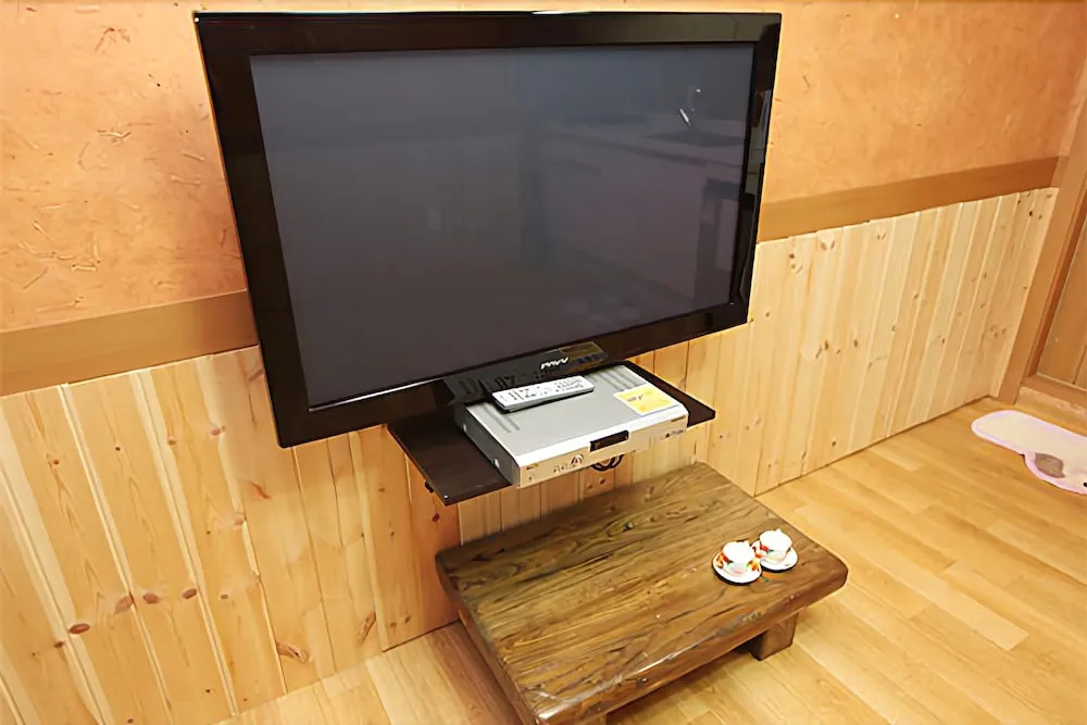 Hongcheon Giwajip View Pension