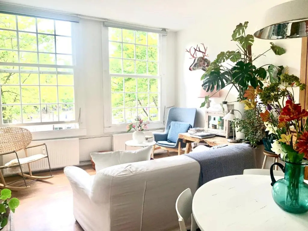 Homeawayhome C&R 1