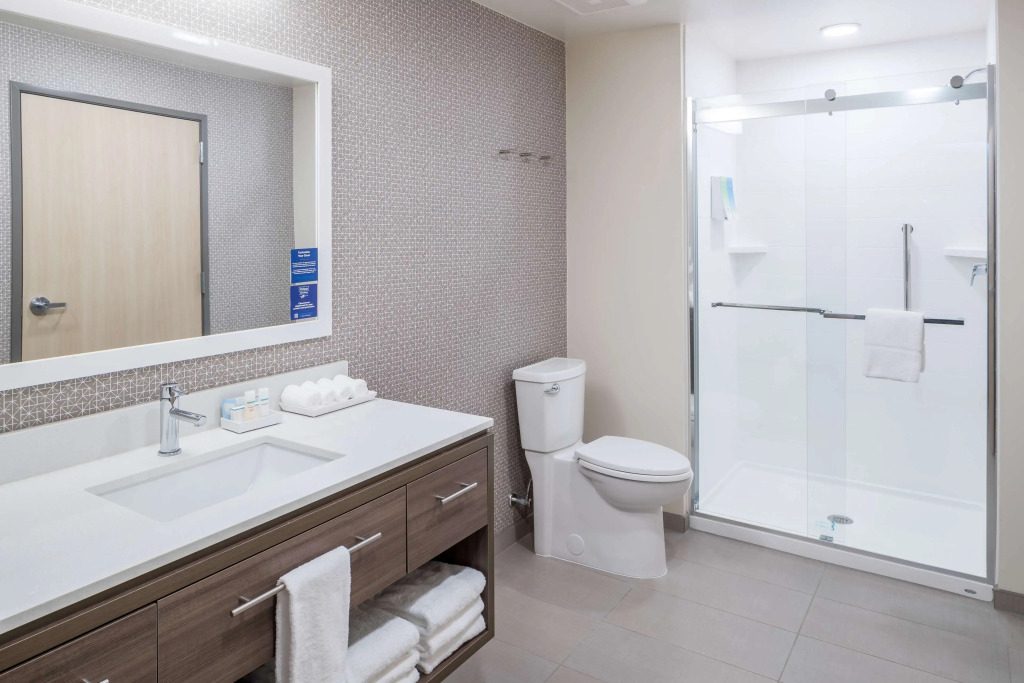 Home2 Suites By Hilton Cape Canaveral Cruise Port