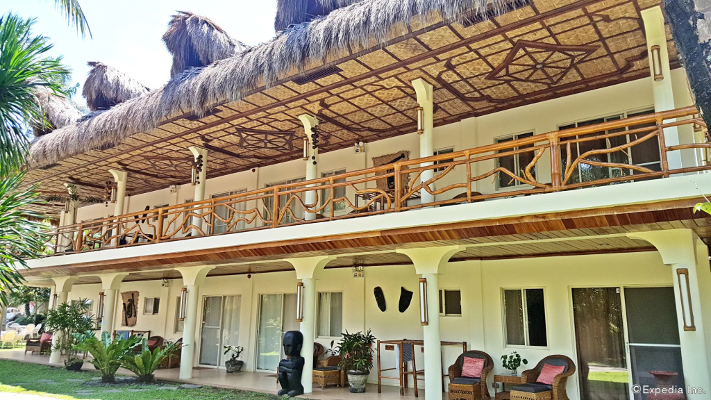 Mikes Dauin Dive Resort