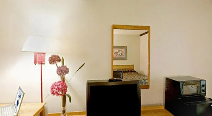 Daybreak Suites Extended Stay - Dothan