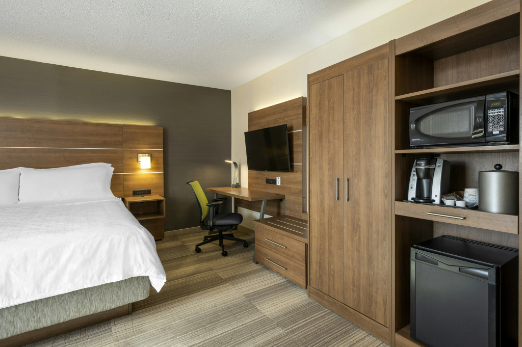 Holiday Inn Express Toronto Downtown by IHG