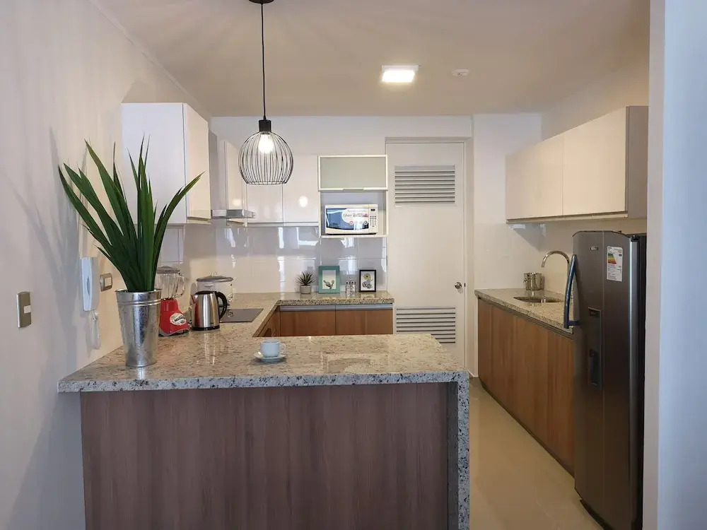 Trendy Host Canvas, Miraflores