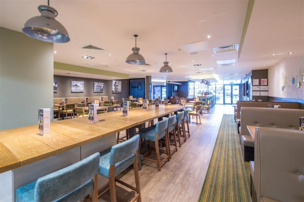 Premier Inn Basingstoke Town Centre Hotel