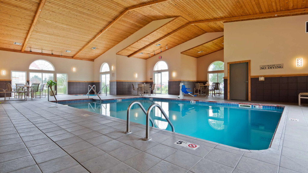 BEST WESTERN Plus Menomonie Inn & Suites