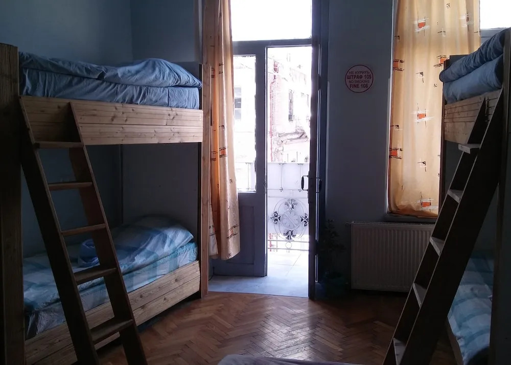 Хостел «Варерон»