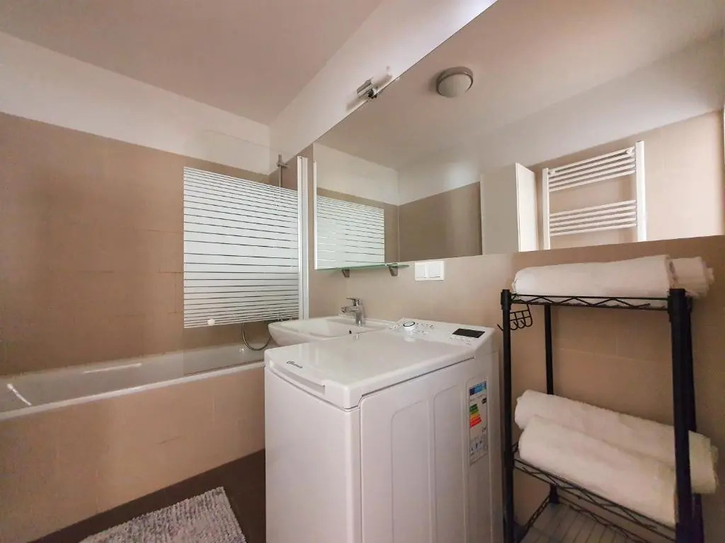 Near Lake Stylish & Fully Furnished Apartment