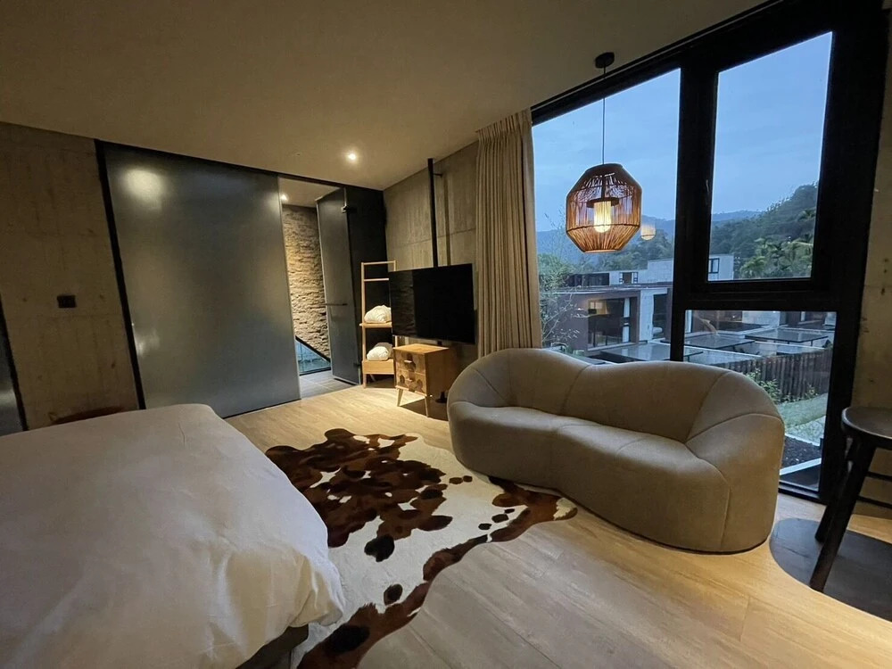 Deer Chaser Hotel