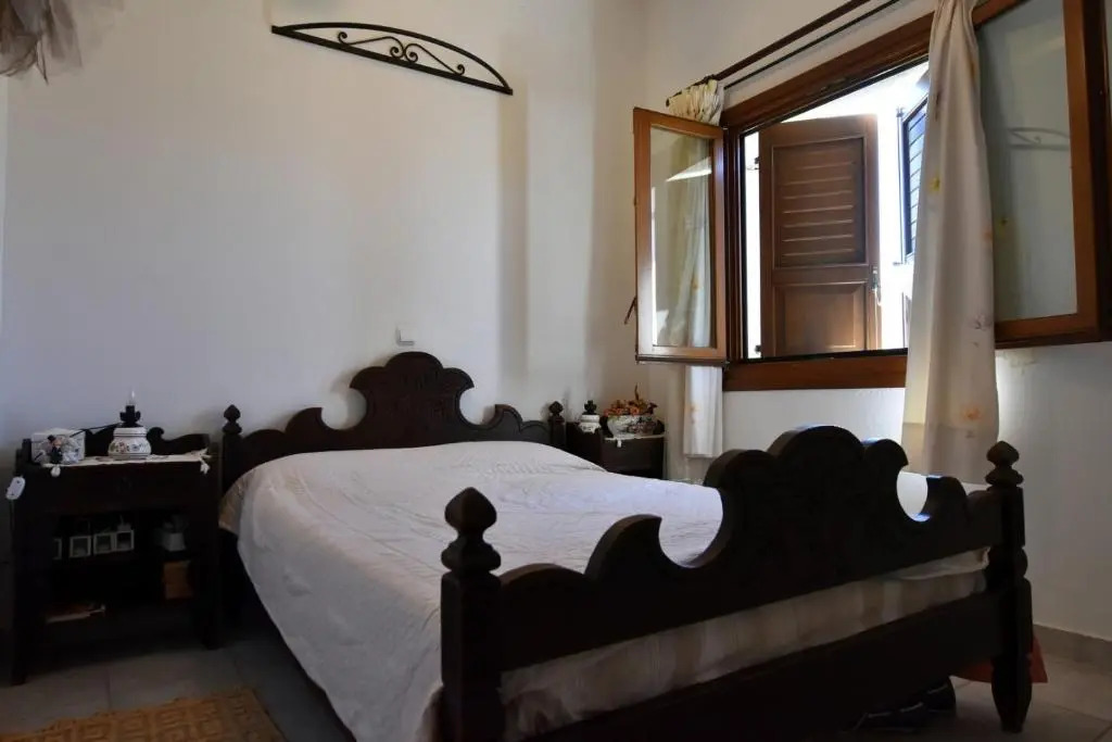 Villa Mirsini, a 5 minute walk from 2 beaches