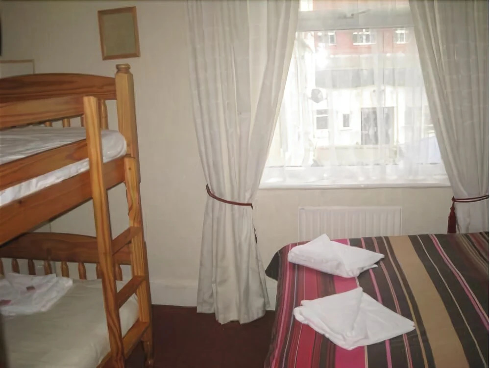 Oakwell Hotel