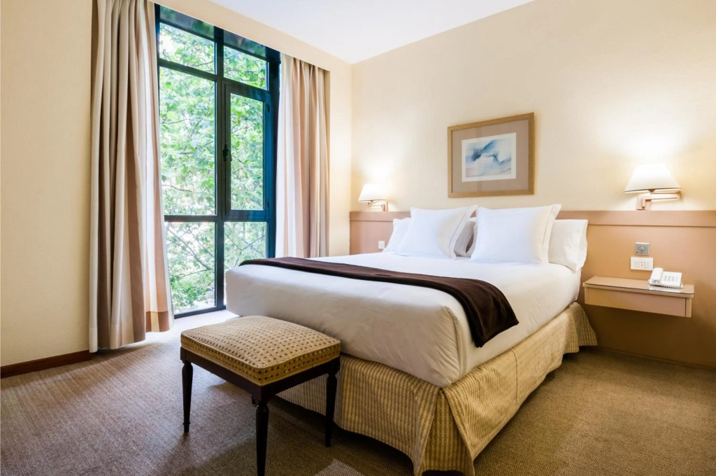 Отель Espahotel Plaza Basílica