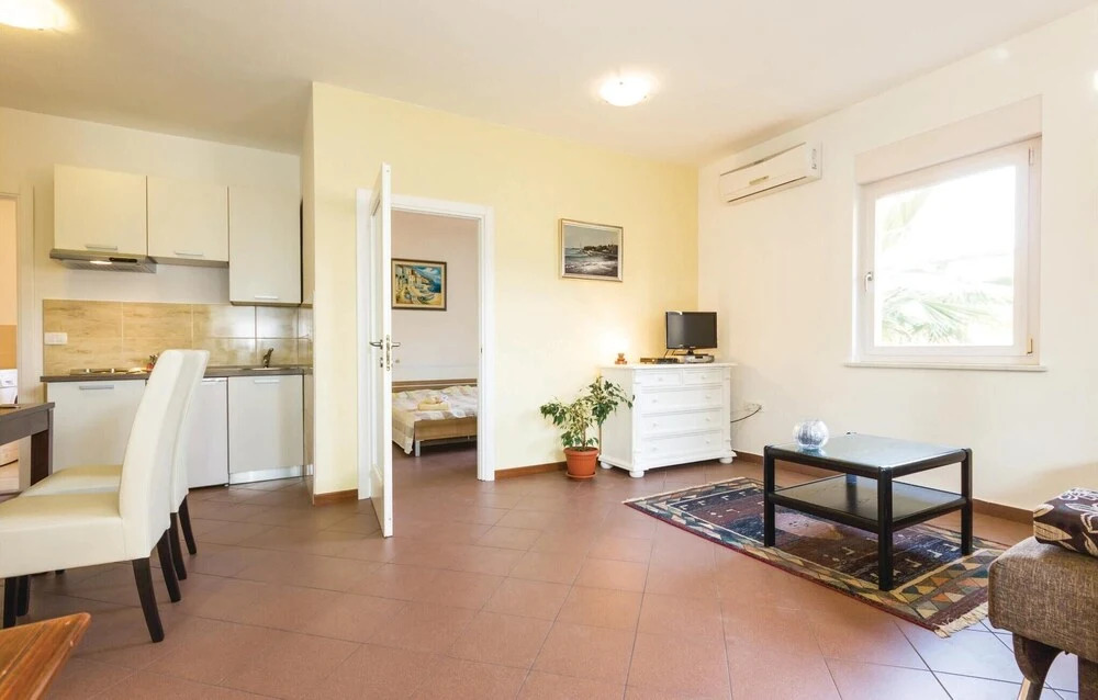 Awesome Home in Ika With Wifi and 2 Bedrooms