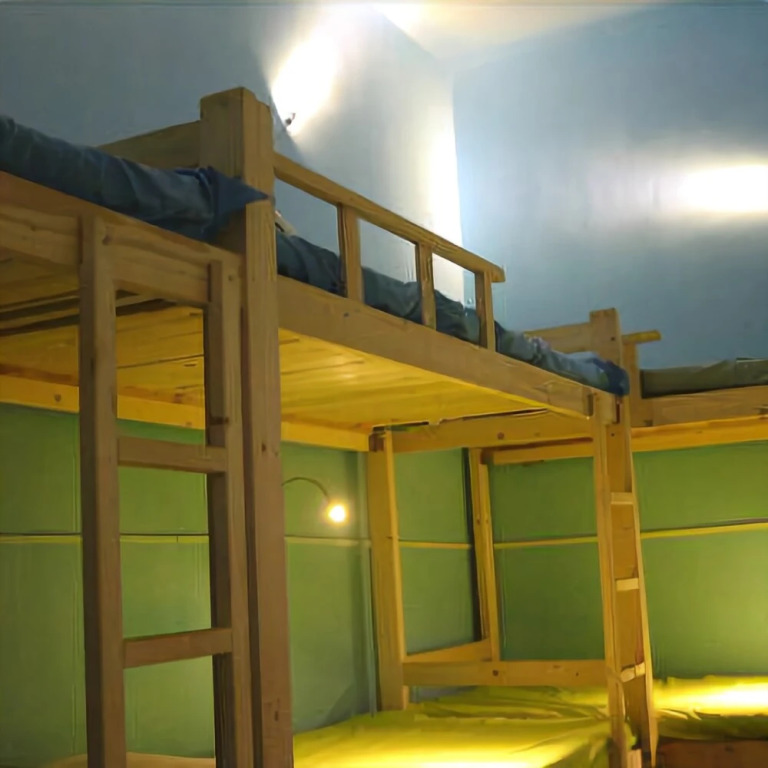 Siluqin Youth Hotel