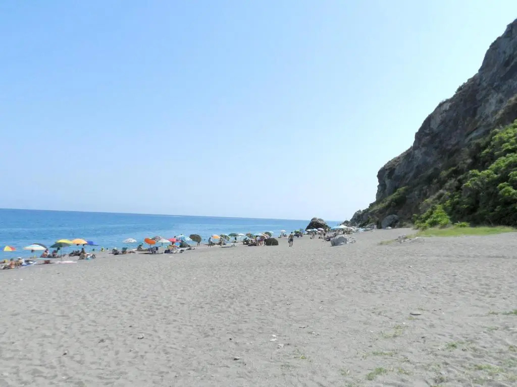 Apartment in Patti Marina: a step away from the sea and from the center!