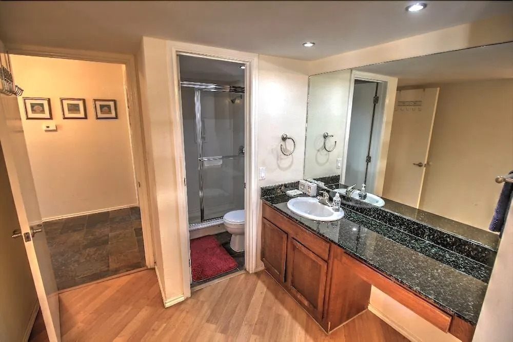 Gulfpoint 2203 - 2 Br Condo