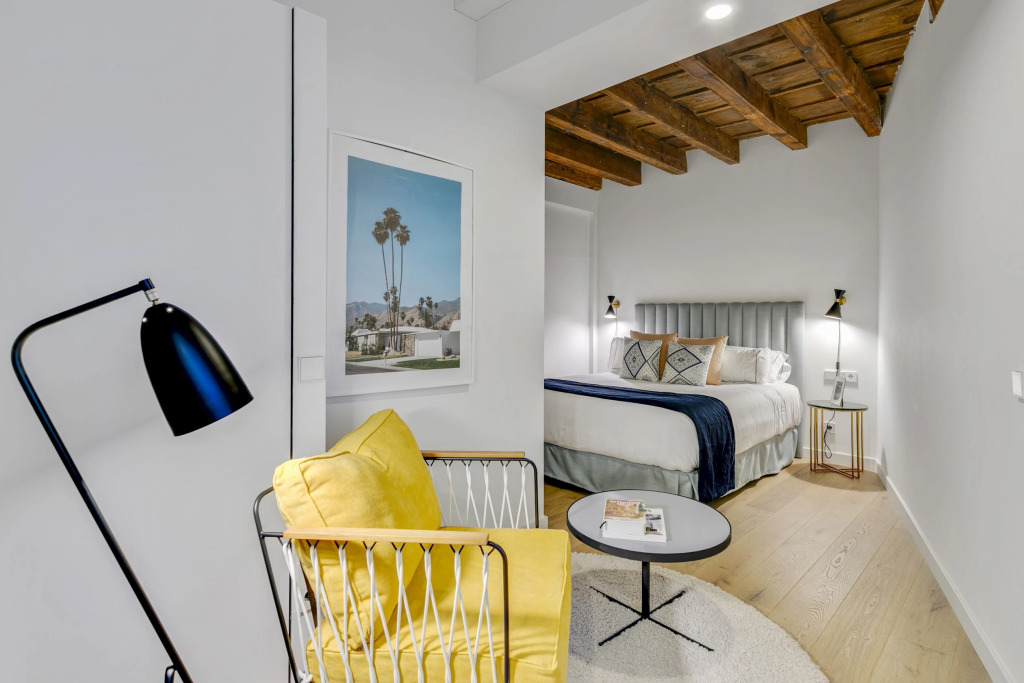 Pier 1 in Barcelona with 1 bedrooms and 1 bathrooms