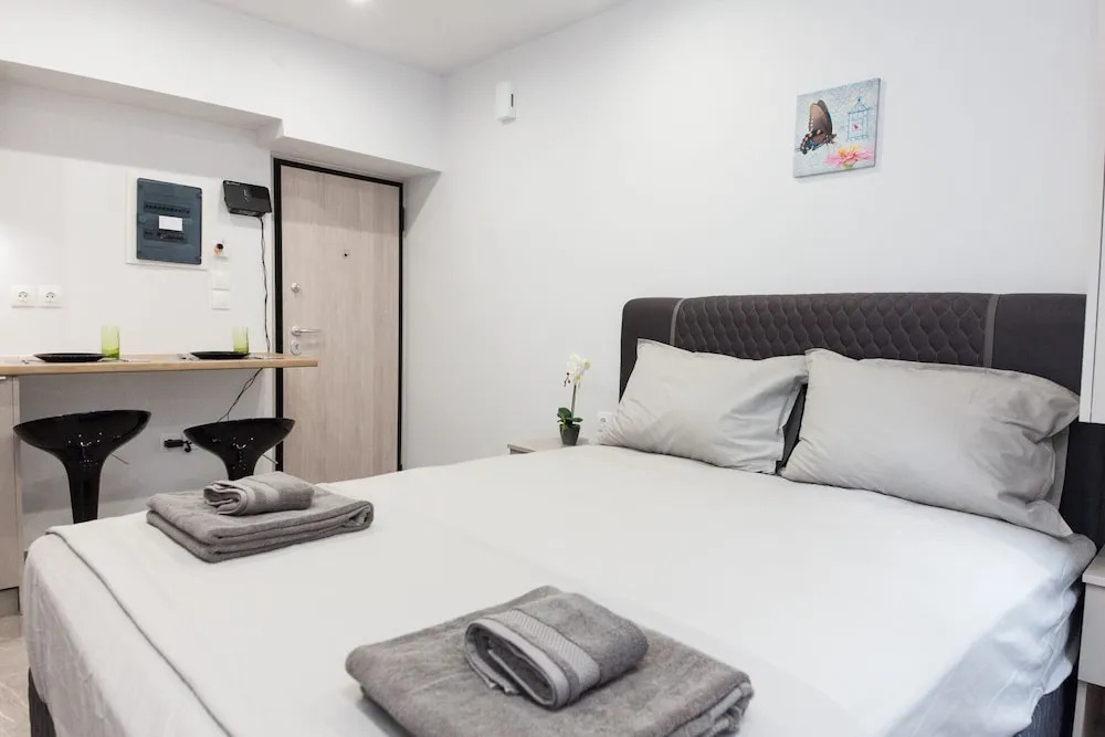 Brand Urban Getaway in Megaro Mousikis