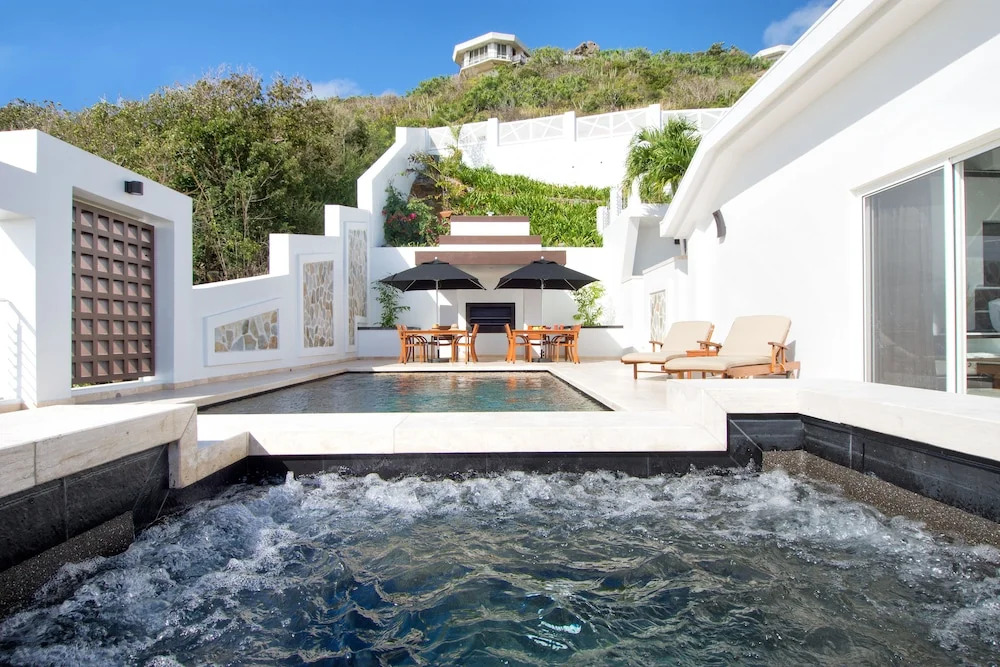 Paradiso by Island Properties Online