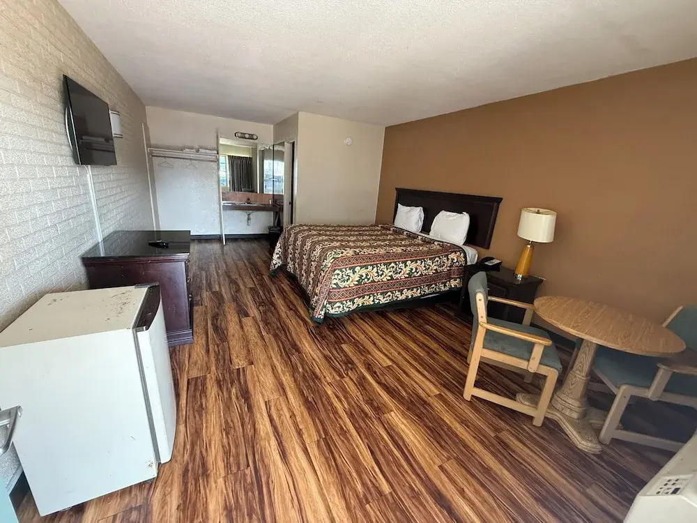Economy Inn