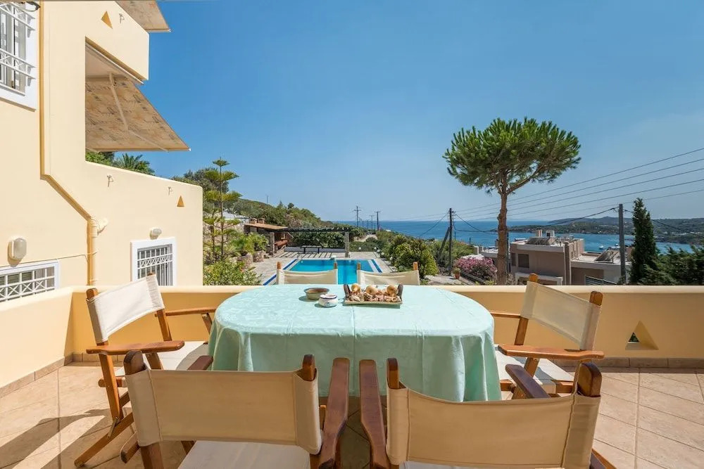 Villa Adamite