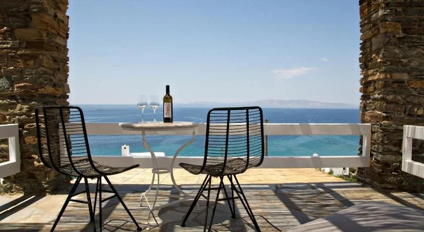Big Blue Suites & Apartments