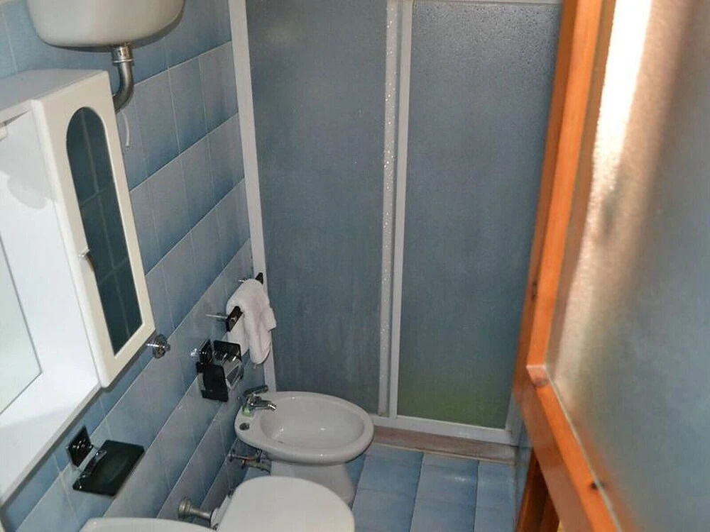 Cosy Apartment Near The Beach With Patio; Pets Allowed; Parking Available