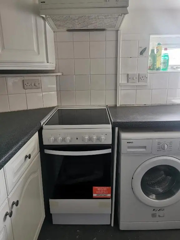 Market View, 1 bedroom unit in the heart of Leek