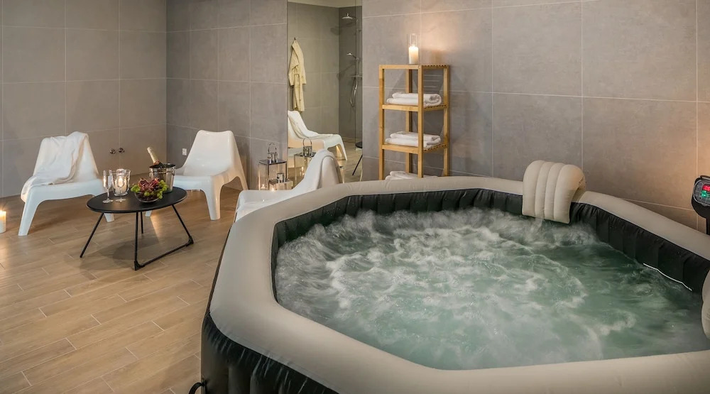 Apartments with Event Space & Hot Tub