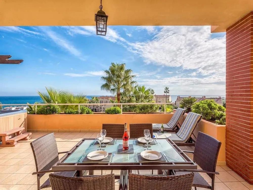 Malibu Apartments