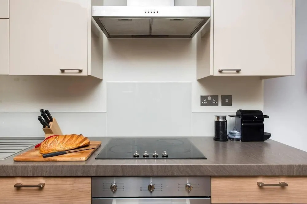 Stylish & Bright 3BR Apartment With Terrace