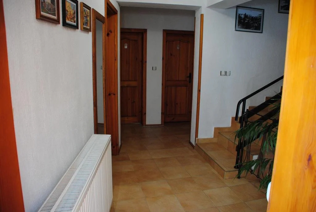 Tonis Guest House